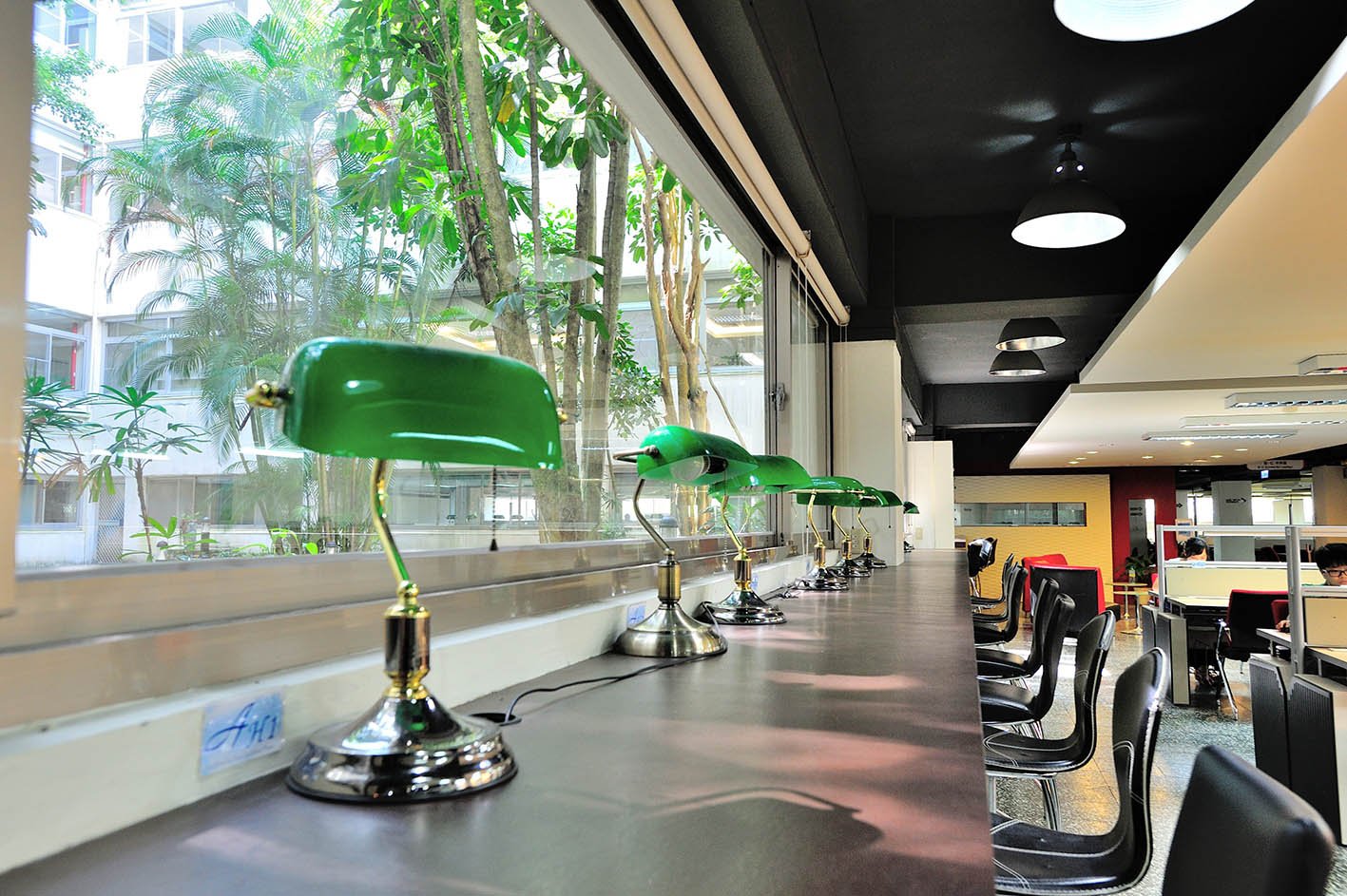 khong-gian-lam-viec-elleman9